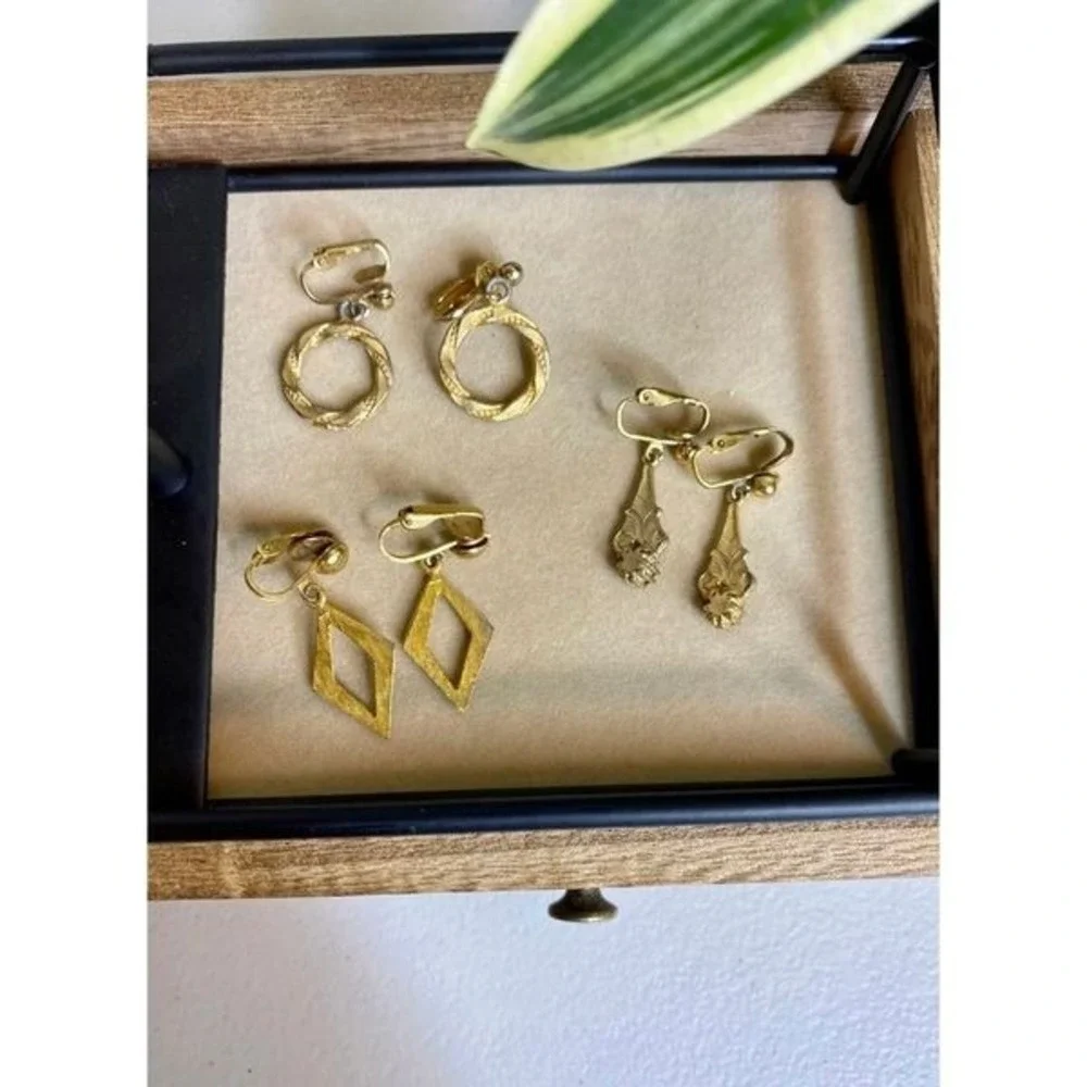 N/A retro gold